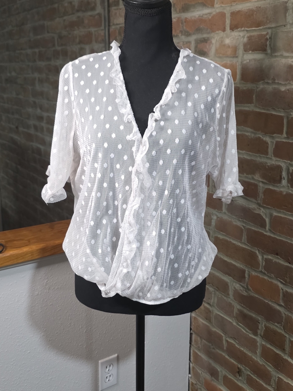 Venus White Sheer Swiss Dot Wrap Blouse Size 16 Ruffle Trim Short Sleeve